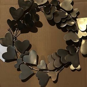 Threshold wreath gold metal